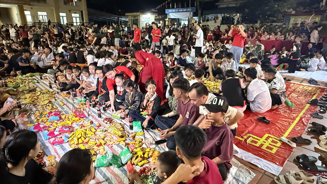 “Trăng ấm Đồng Quặng” mang niềm vui Trung thu đến trẻ em vùng cao