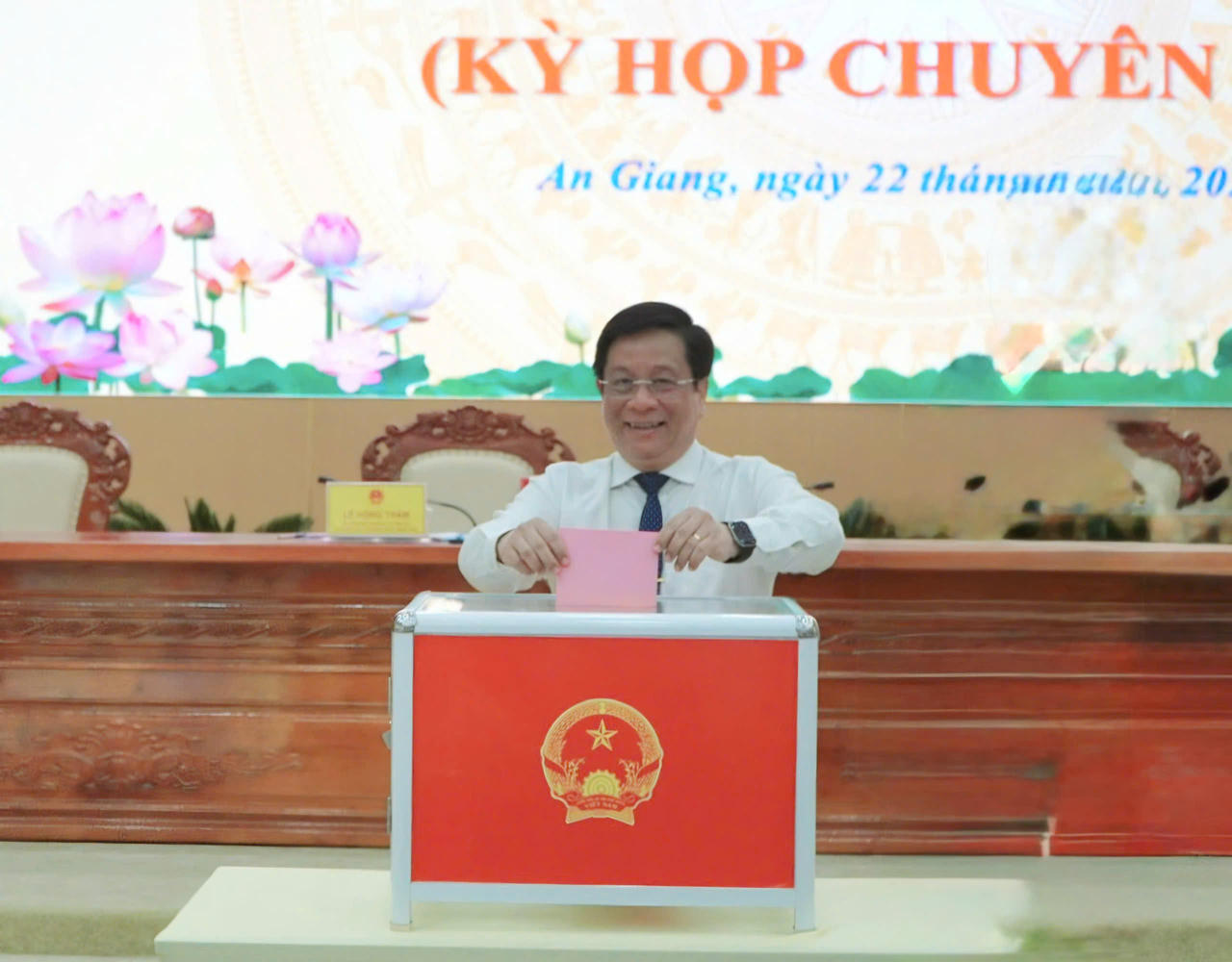 An Giang: Bầu Chủ tịch HĐND tỉnh khóa XI, thông qua 20 nghị quyết 