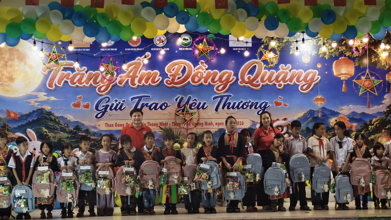 “Trăng ấm Đồng Quặng” mang niềm vui Trung thu đến trẻ em vùng cao
