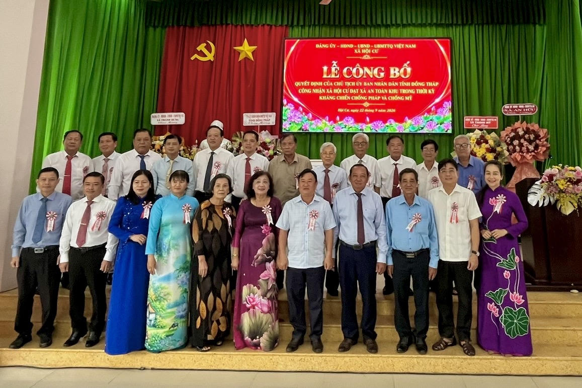 Đại biểu tham dự chụp ảnh lưu niệm. Ảnh: Thiện Lê