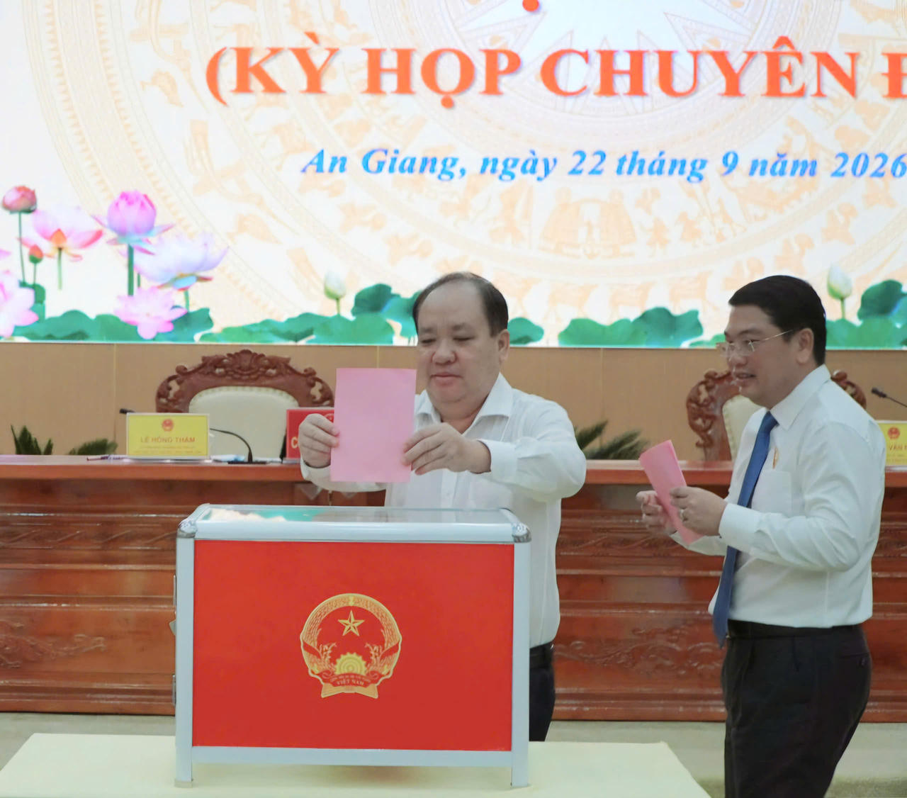 An Giang: Bầu Chủ tịch HĐND tỉnh khóa XI, thông qua 20 nghị quyết 