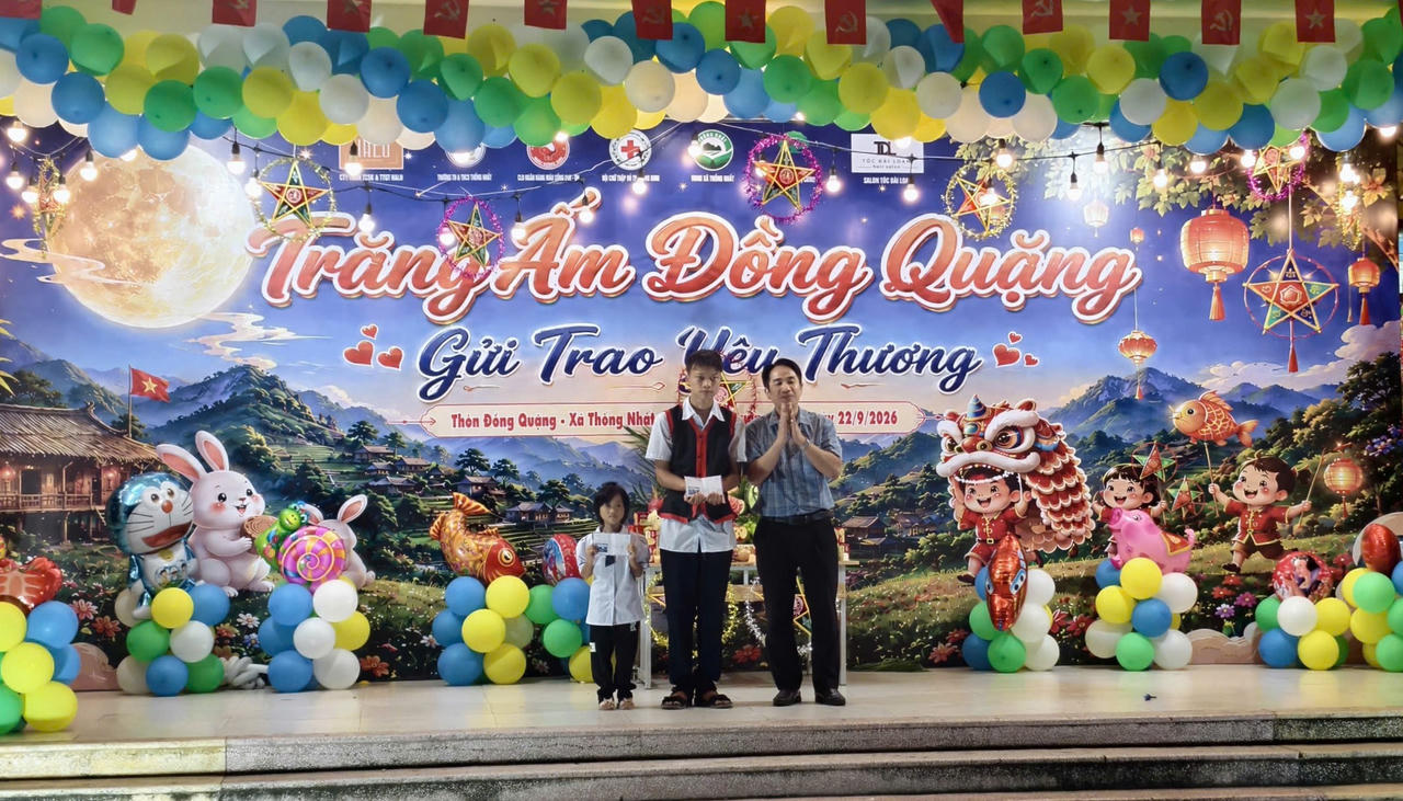 “Trăng ấm Đồng Quặng” mang niềm vui Trung thu đến trẻ em vùng cao