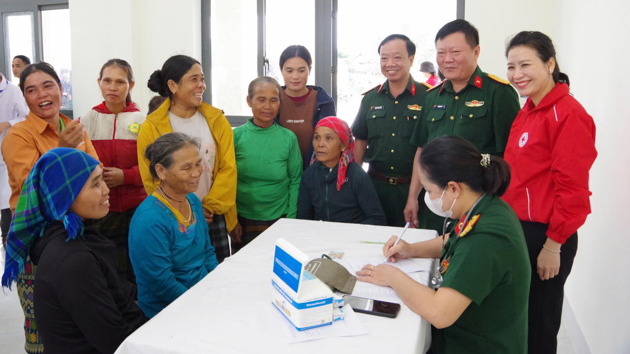 Bộ chỉ huy quân sự Quảng Trị phối hợp tổ chức chương trình "Thời sự về bản"
