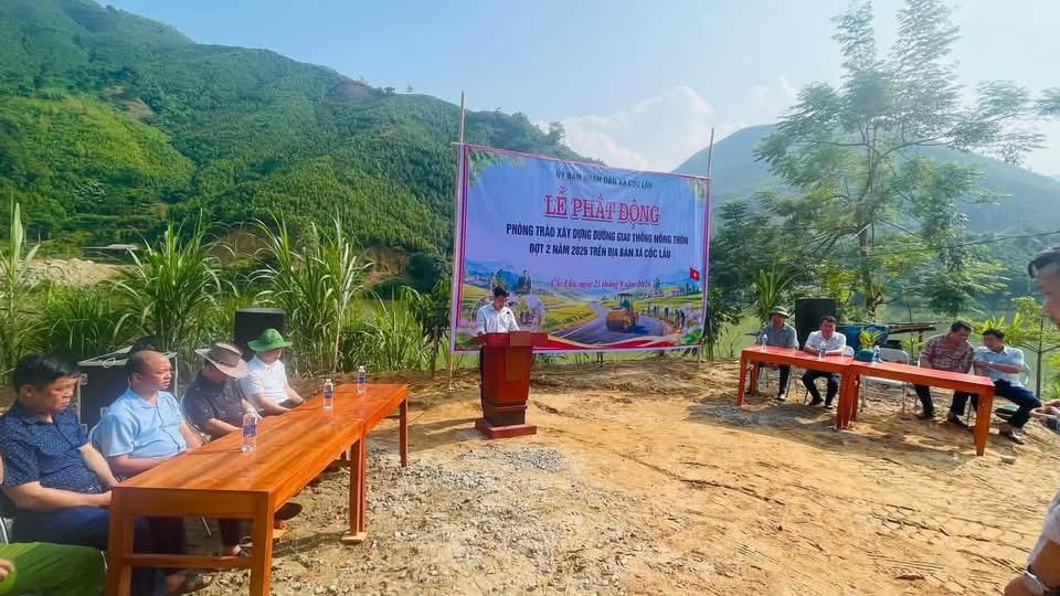 Các đại biểu tham dự lễ phát động. (Ảnh: Nguyễn Hải)