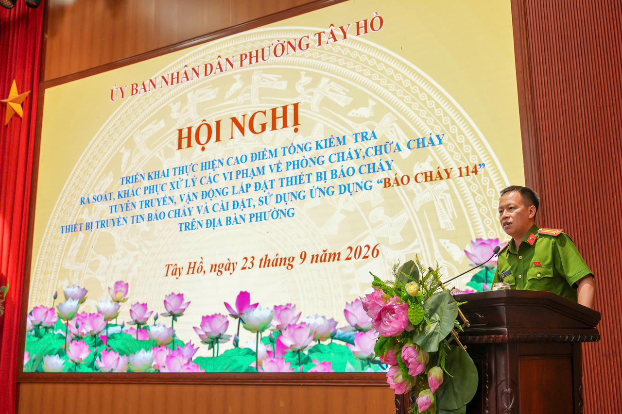 Trung tá Ngô Thái Sơn, Trưởng Công an phường Tây Hồ phát biểu tại Hội nghị (Ảnh Ngọc Tú).