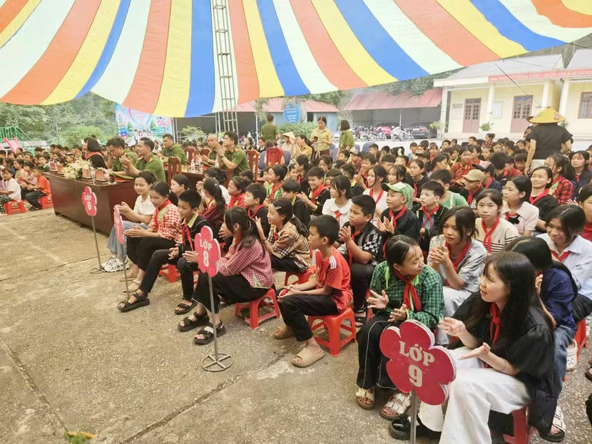 Nối nhịp nghĩa tình nơi biên cương