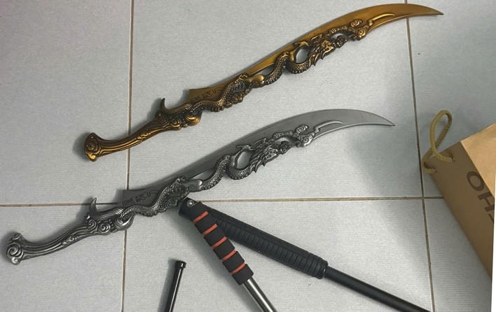Tang vật thu giữ tại nơi ở của Trần Hùng Hậu. Ảnh: Tiến Tầm