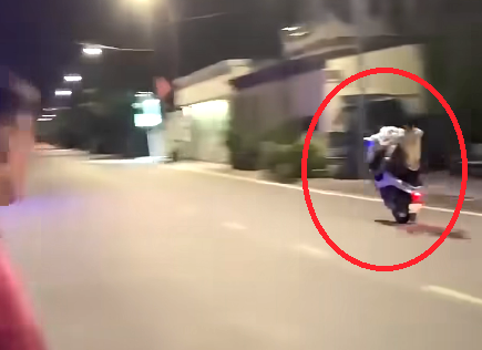 Xử phạt thiếu niên “bốc đầu” xe máy trong clip trên mạng