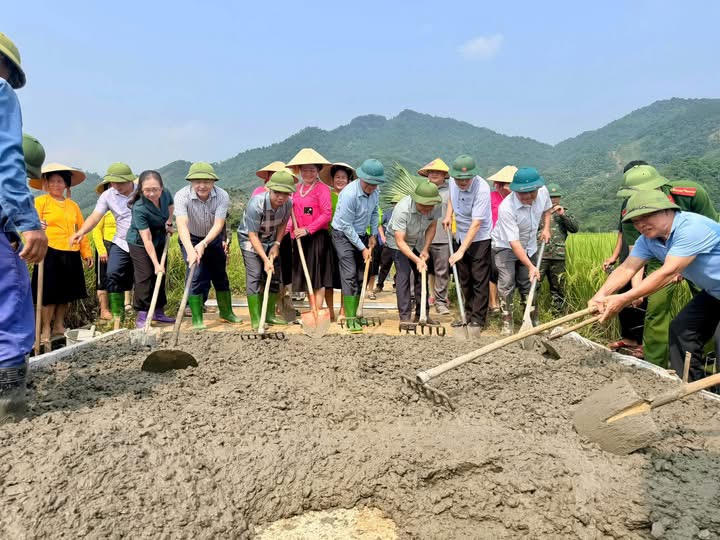 Lào Cai: Phát động phong trào xây dựng giao thông nông thôn, người dân đồng thuận hiến đất