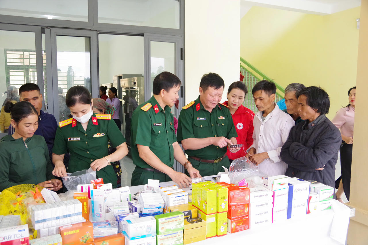 Bộ chỉ huy quân sự Quảng Trị phối hợp tổ chức chương trình "Thời sự về bản"