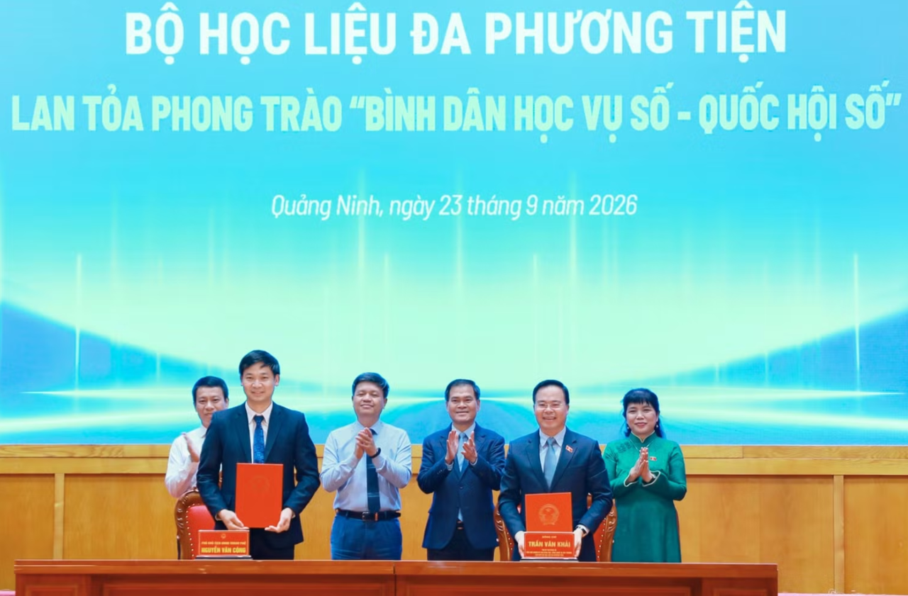 Quảng Ninh tiếp nhận bộ học liệu số, lan tỏa Bình dân học vụ số