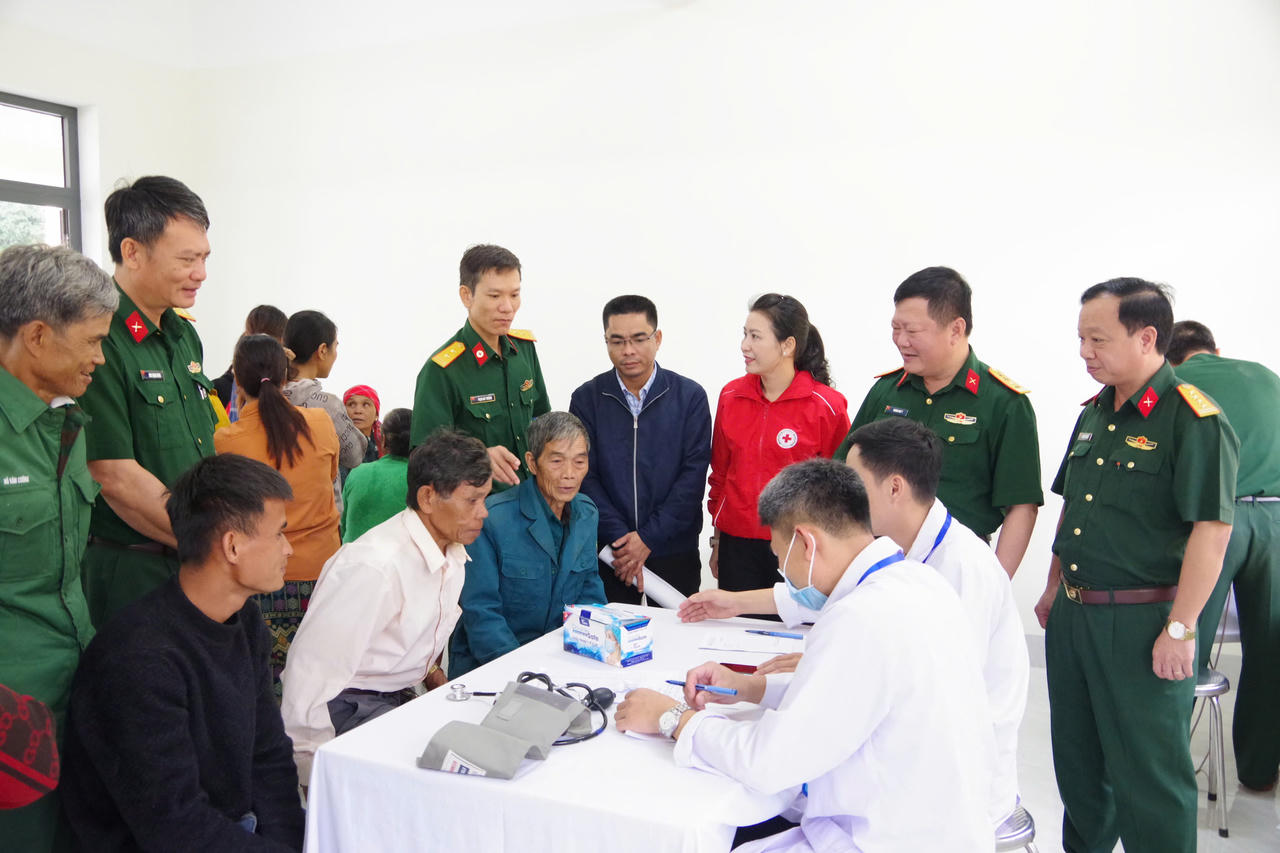 Bộ chỉ huy quân sự Quảng Trị phối hợp tổ chức chương trình "Thời sự về bản"