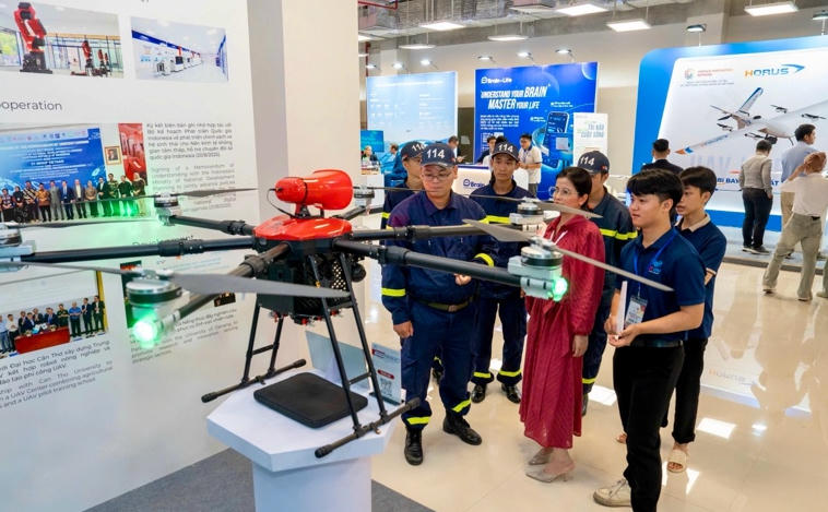 Công ty CT UAV giới thiệu sản phẩm tại Triển lãm quốc tế Đổi mới sáng tạo 2025. (Ảnh: MST)