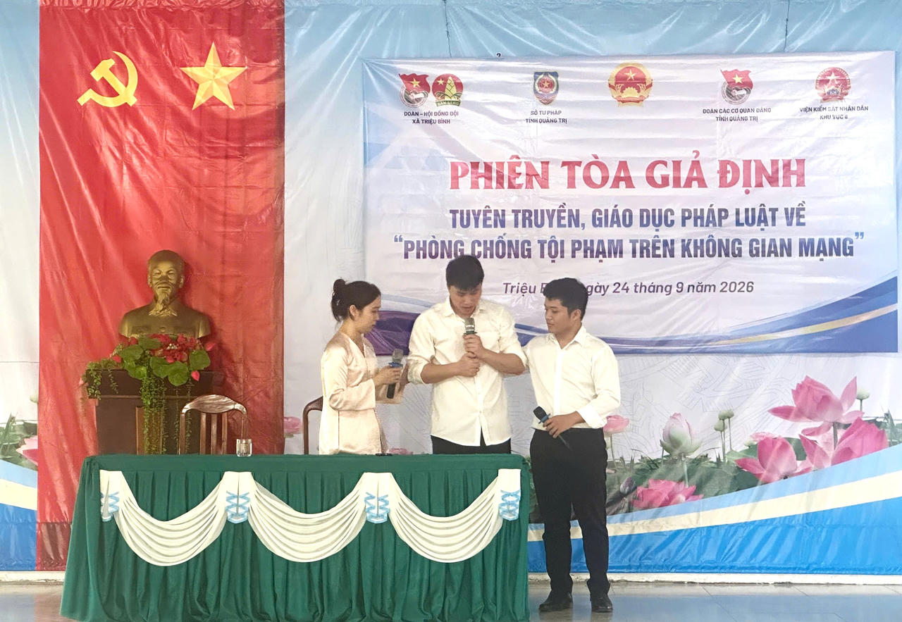 Đưa pháp luật đến gần thanh thiếu niên từ phiên tòa giả định ở Quảng Trị
