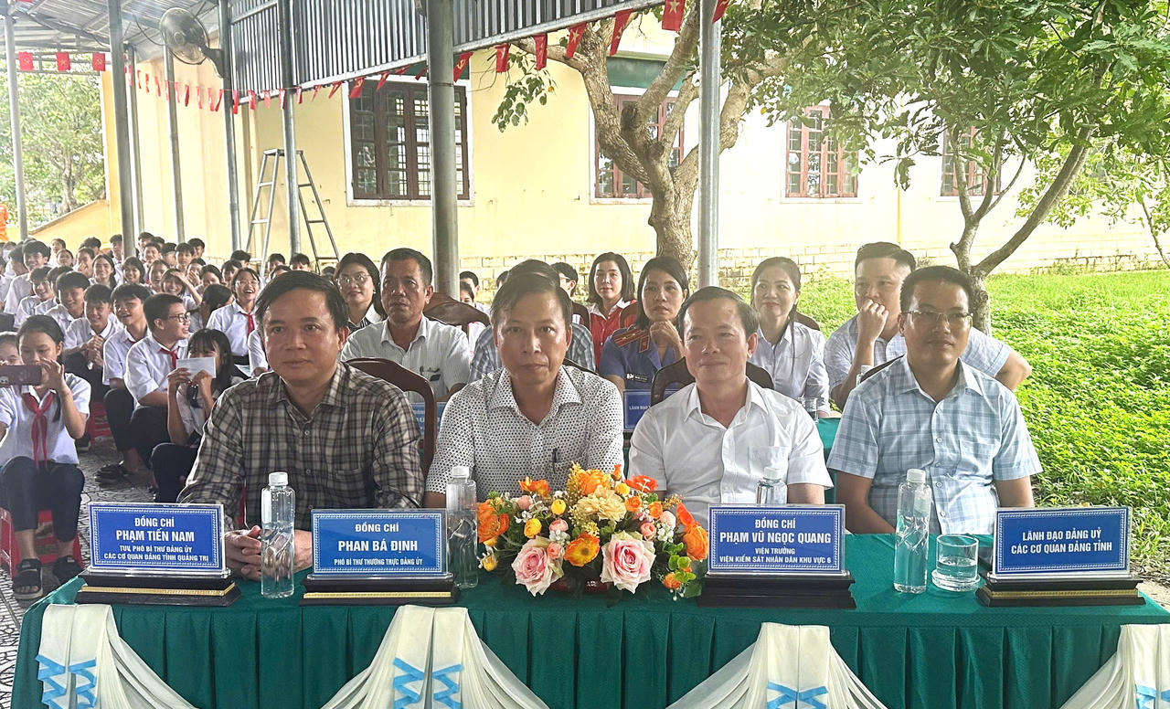 Đưa pháp luật đến gần thanh thiếu niên từ phiên tòa giả định ở Quảng Trị