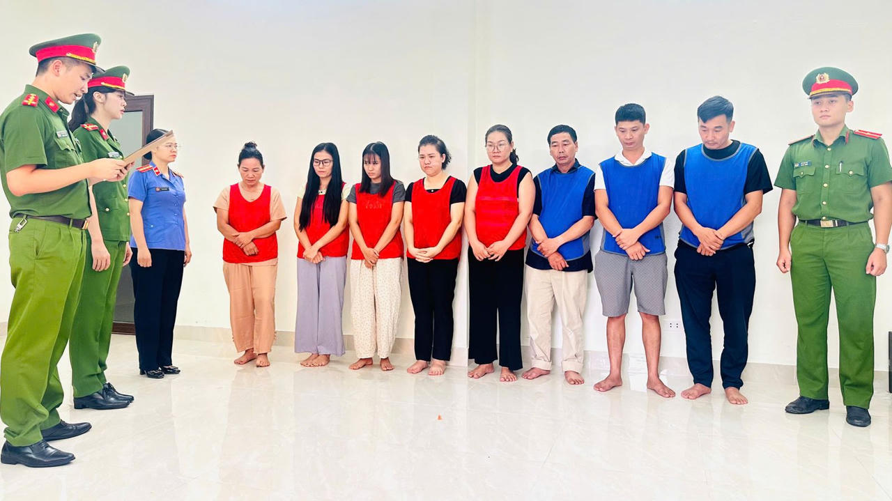 Cơ quan CSĐT Công an tỉnh Thanh Hóa ra quyết định khởi tố vụ án, khởi tố các bị can (Ảnh: CA Thanh Hóa).