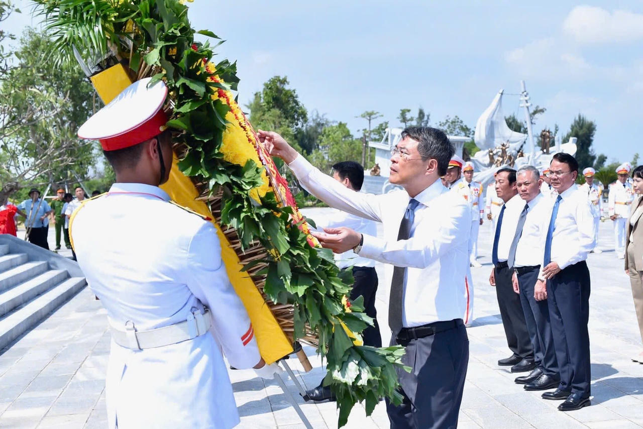 Thủ tướng Lê Minh Hưng: Hải Phòng cần đánh giá cán bộ bằng năng lực và sản phẩm công việc