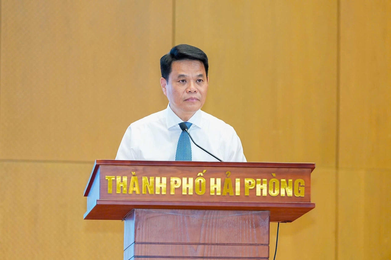 Ông Lê Ngọc Châu, Ủy viên Trung ương Đảng, Bí thư Thành ủy, Trưởng Đoàn đại biểu Quốc hội thành phố phát biểu chỉ đạo tại hội nghị. (Ảnh Cổng TTĐT Hải Phòng)