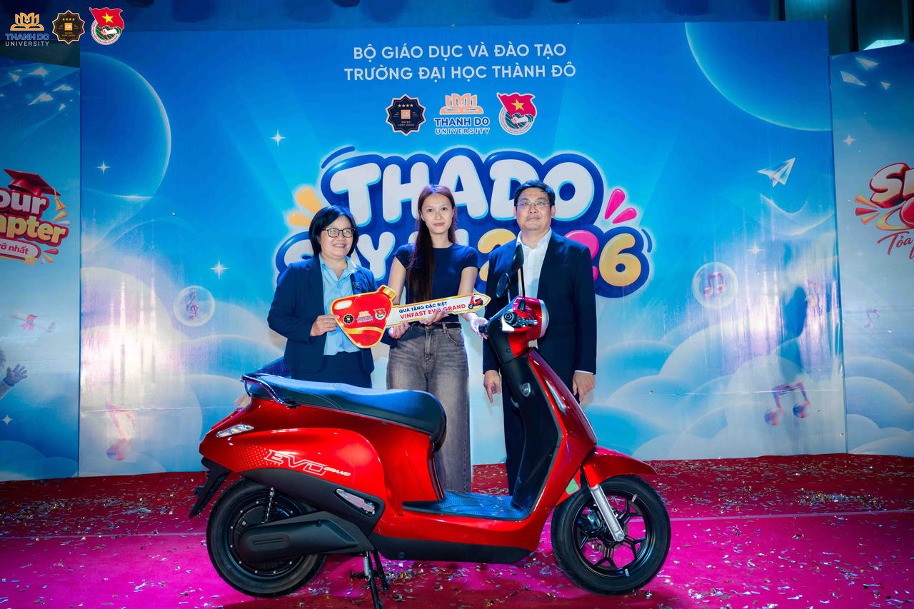 Xe máy điện VinFast Evo Grand là món quà đặc biệt dành cho hành trình đến giảng đường và những trải nghiệm mới tại Thành Đô.