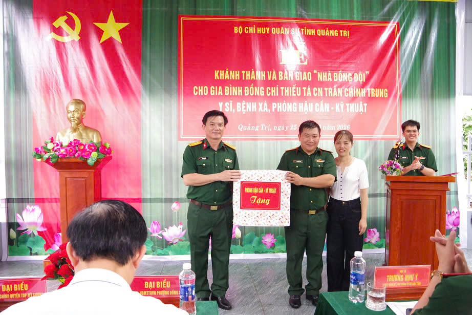 Bộ Chỉ huy Quân sự tỉnh Quảng Trị tổ chức khánh thành, bàn giao “Nhà đồng đội” 