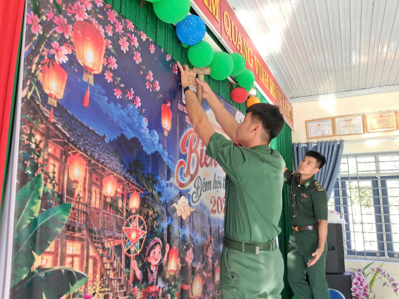 Đồn Biên phòng Sen Thượng: Ấm áp chương trình “Biên cương - Đêm hội trăng rằm” năm 2026