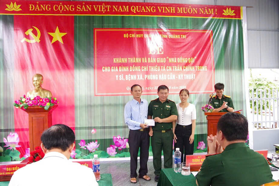 Bộ Chỉ huy Quân sự tỉnh Quảng Trị tổ chức khánh thành, bàn giao “Nhà đồng đội” 
