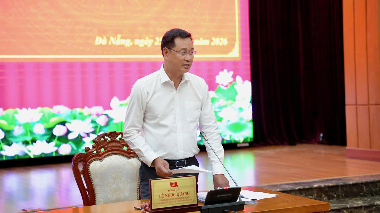 Bí thư Thành ủy Đà Nẵng Lê Ngọc Quang - Trưởng Ban chỉ đạo chủ trì cuộc họp. (Ảnh: PV)