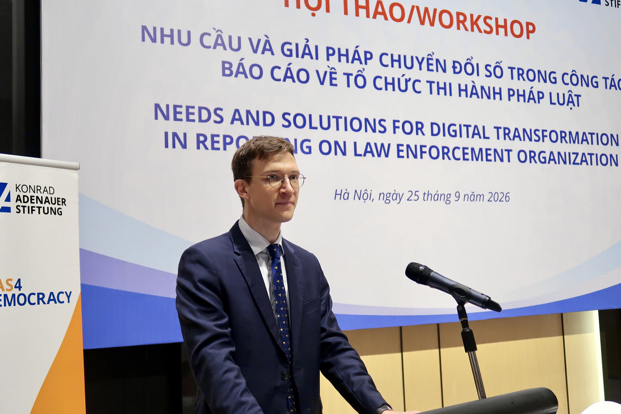 Trưởng đại diện Viện KAS tại Việt Nam Lewe Paul phát biểu tại hội thảo.