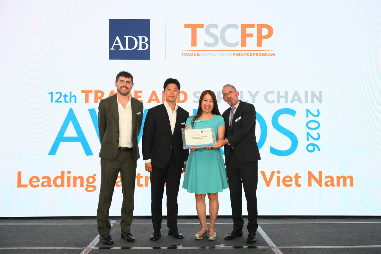 TPBank nhận giải thưởng "Leading Partner Bank in Viet Nam" từ ADB tại Singapore