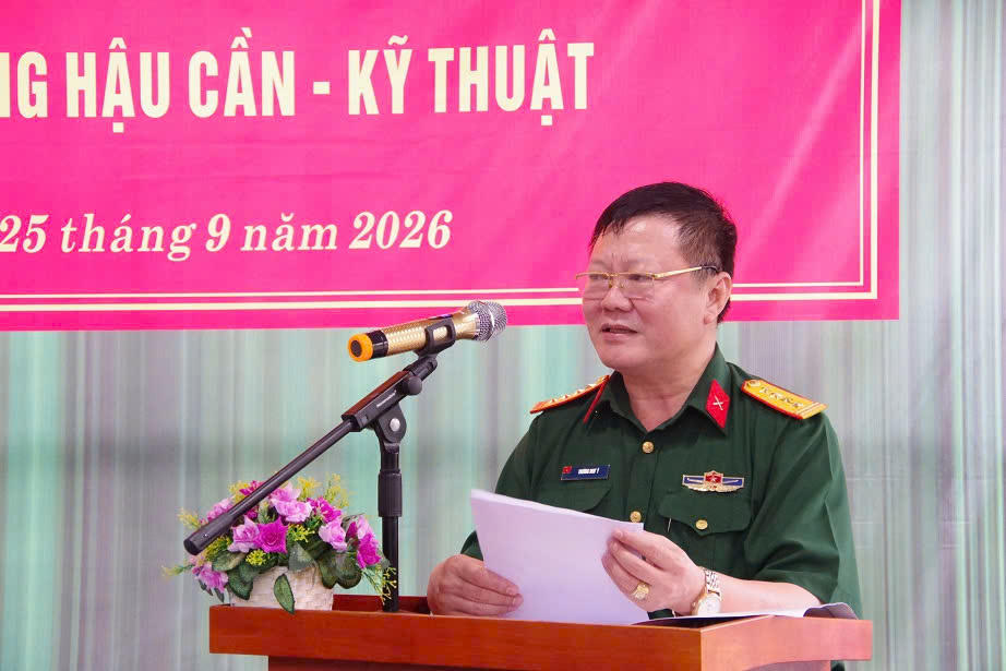 Đại tá Trương Như Ý, Ủy viên Ban Thường vụ Đảng ủy Quân sự tỉnh, Phó Chính ủy Bộ CHQS tỉnh phát biểu tại lễ khánh thành. (Ảnh: H.C)