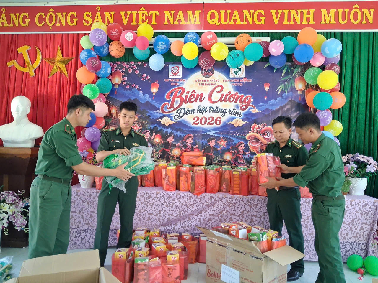Đồn Biên phòng Sen Thượng: Ấm áp chương trình “Biên cương - Đêm hội trăng rằm” năm 2026