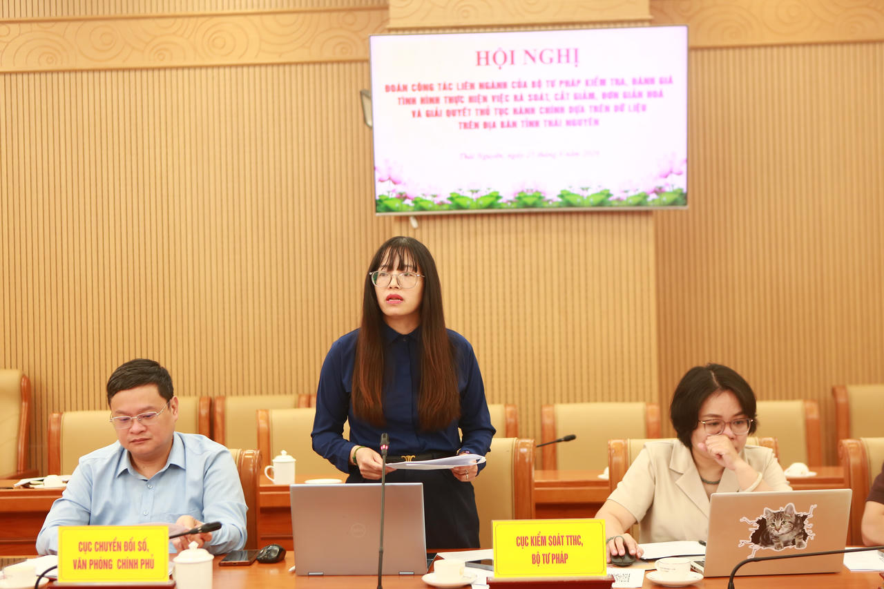 Kiểm tra tình hình thực hiện cắt giảm, đơn giản hóa và giải quyết thủ tục hành chính dựa trên dữ liệu tại Thái Nguyên