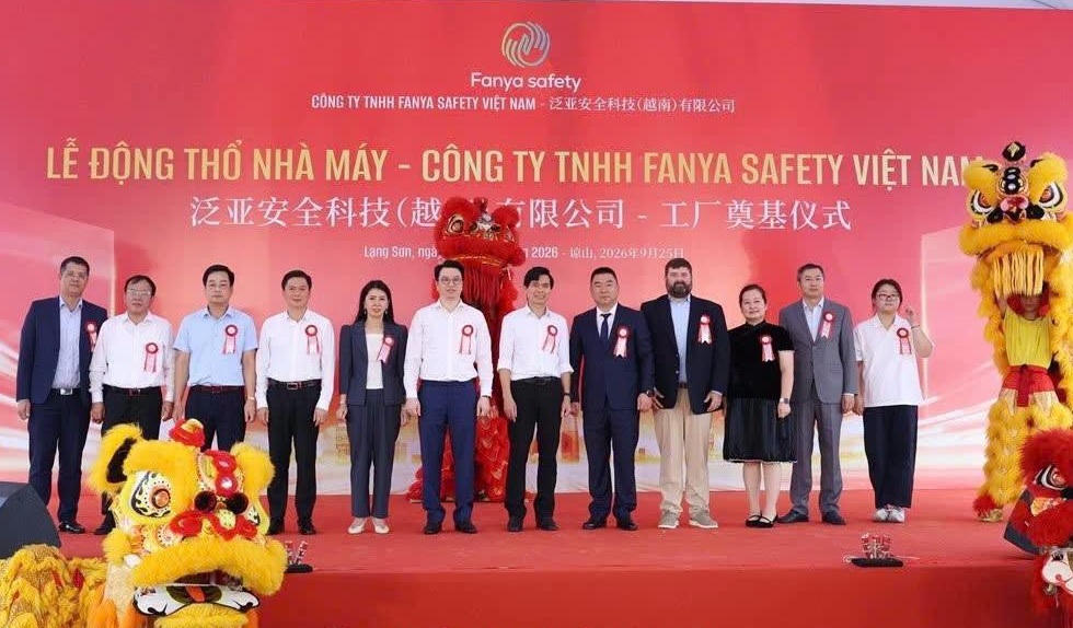 Nhiều lãnh đạo tỉnh Lạng Sơn và các doanh nghiệp đến tham gia sự kiện.