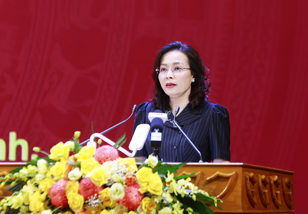Phó Bí thư Thường trực Thành ủy Nguyễn Thị Hương phát biểu tại Hội nghị (Ảnh: Cổng TTĐT Bắc Ninh)