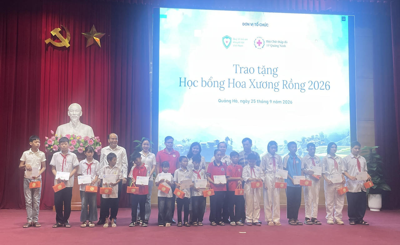 “Hoa Xương Rồng” tiếp sức học sinh đến trường nơi địa đầu Đông Bắc Tổ quốc