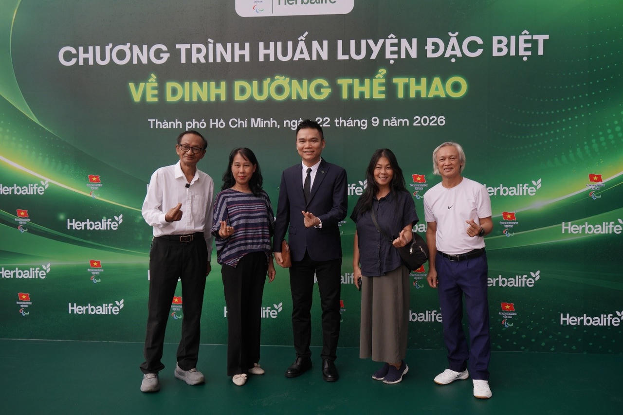  Các đại diện Ủy Ban Paralympic Việt Nam và Đại diện Herbalife Việt Nam tại sự kiện (Ảnh: Herbalife)