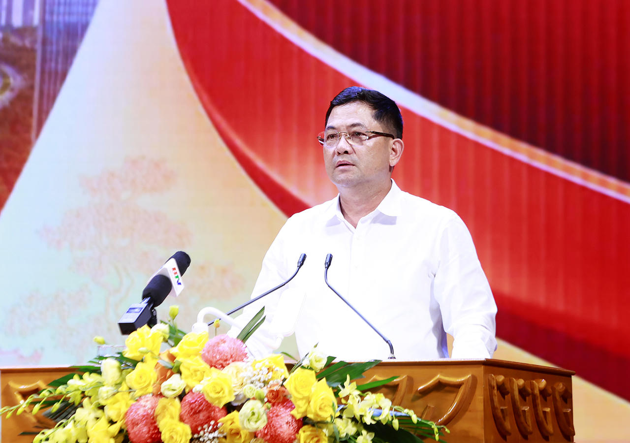 Bí thư Thành ủy Nguyễn Hồng Thái phát biểu kết luận Hội nghị (Ảnh: Cổng TTĐT Bắc Ninh)