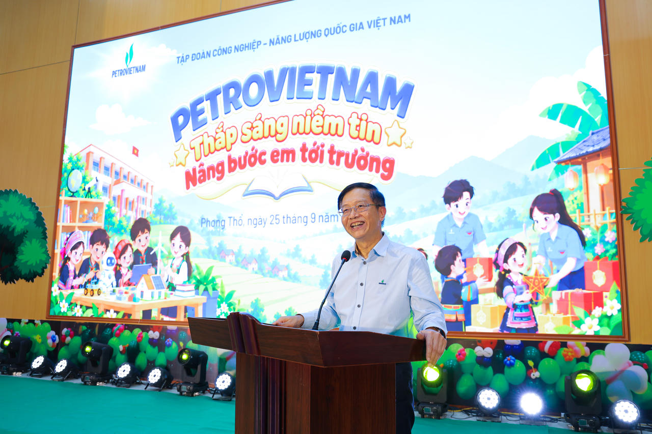 Petrovietnam thắp sáng niềm tin cho học sinh vùng biên Phong Thổ dịp Tết Trung thu