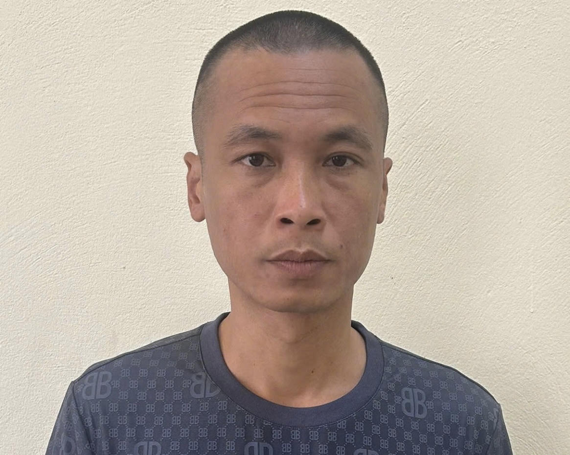 Khởi tố người đàn ông dùng dao tấn công bố đẻ