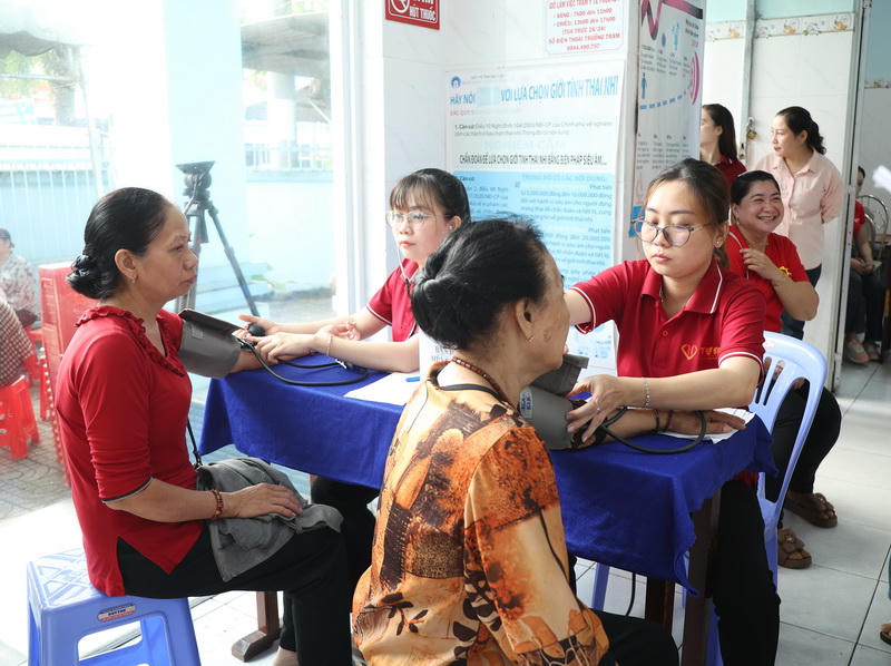Bệnh viện Đa khoa Thanh Vũ Medic Bạc Liêu khám, phát thuốc miễn phí cho 300 người cao tuổi