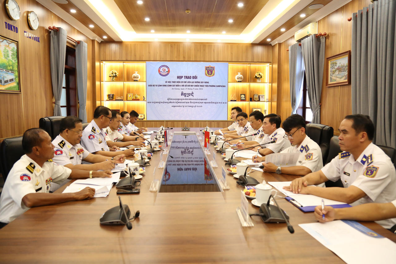 Quang cảnh buổi làm việc. Ảnh: Quang Vinh