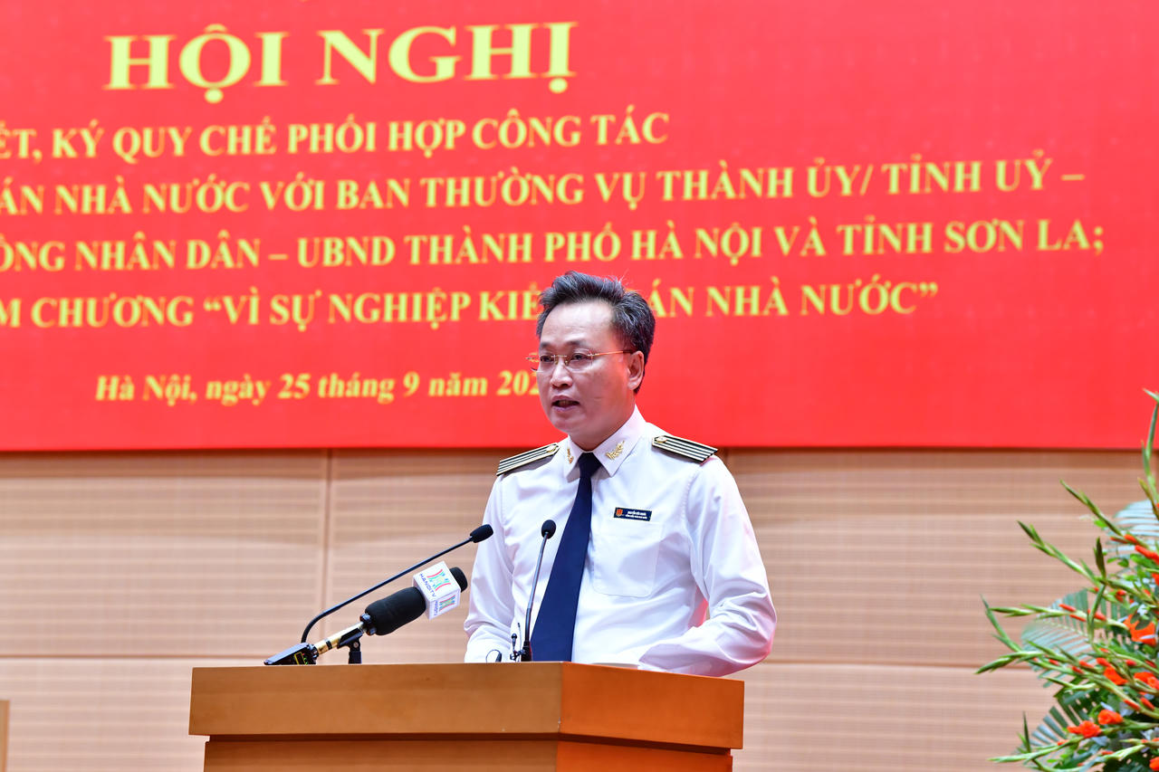 Tổng Kiểm toán nhà nước Nguyễn Hữu Nghĩa phát biểu tại hội nghị.