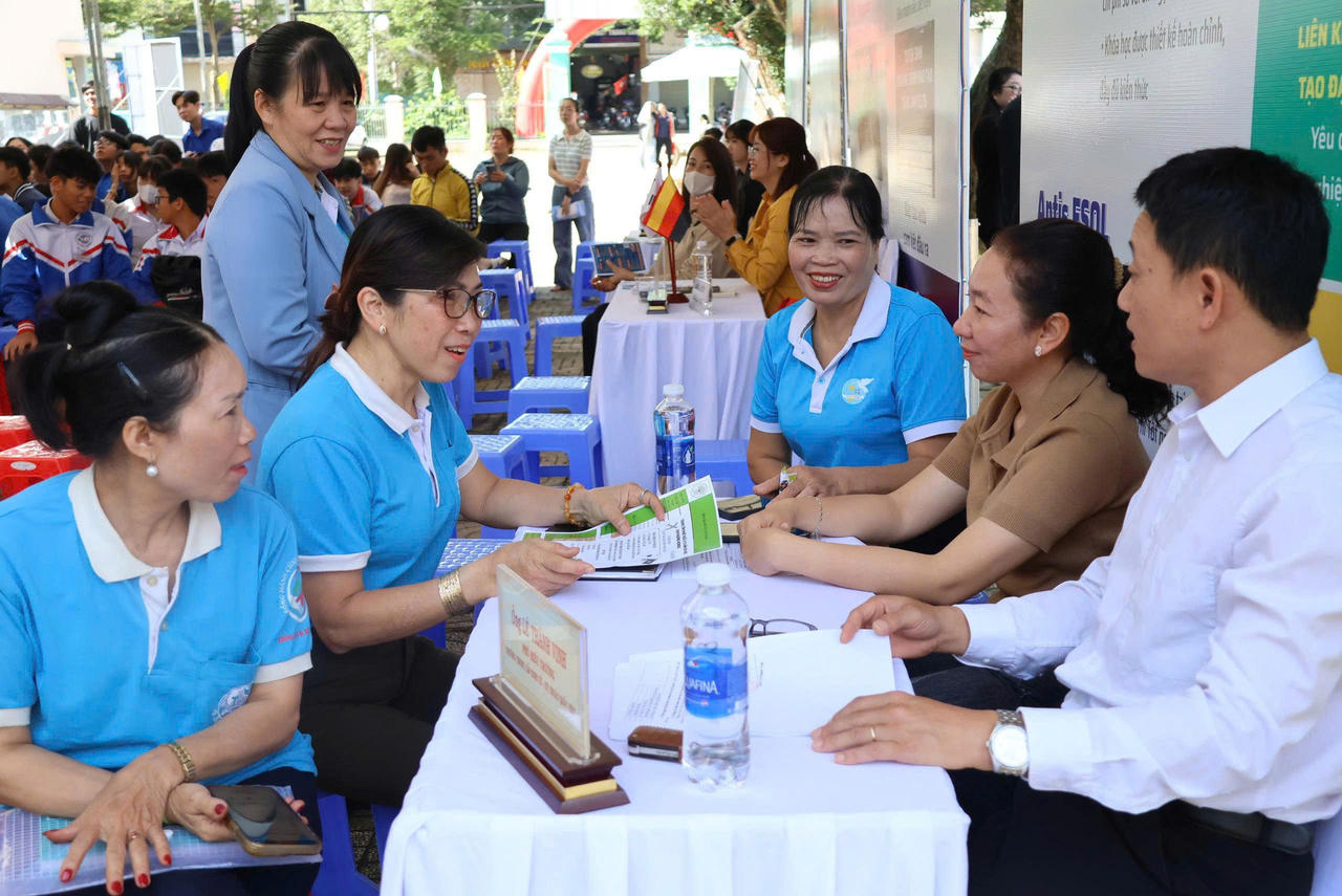 Lâm Đồng tổ chức phiên giao dịch việc làm, kết nối người lao động với doanh nghiệp 