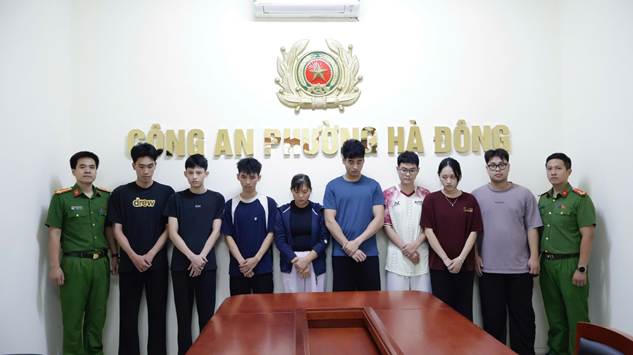 Các đối tượng tại Công an phường Hà Đông.