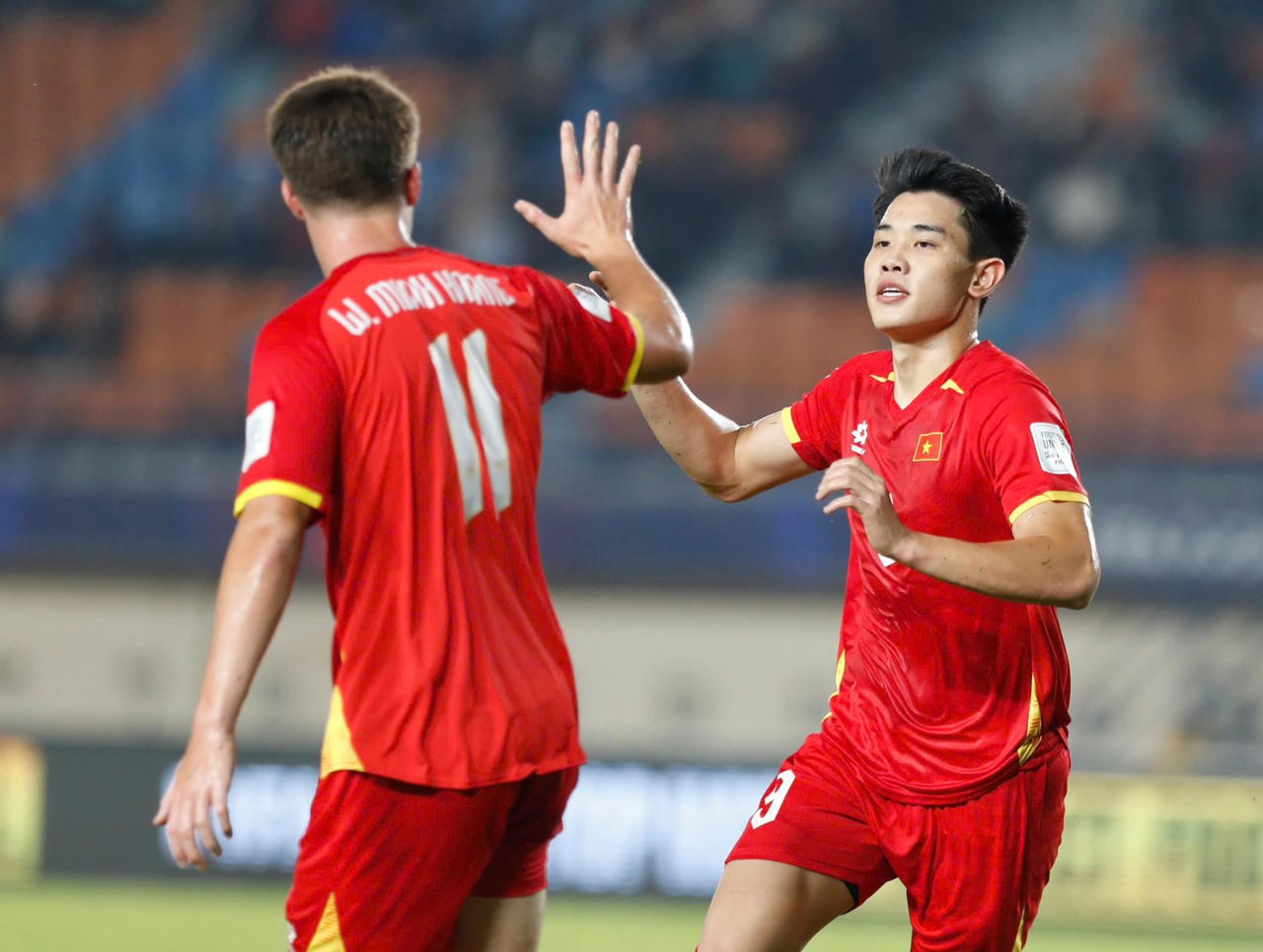 Sau trận ra mắt ĐT Việt Nam bằng chiến thắng 1-0 trước Philippines, Williams Minh Hoàng đang cho thấy sự tự tin đáng chú ý ở lần đầu khoác áo đội tuyển (Ảnh: VFF)