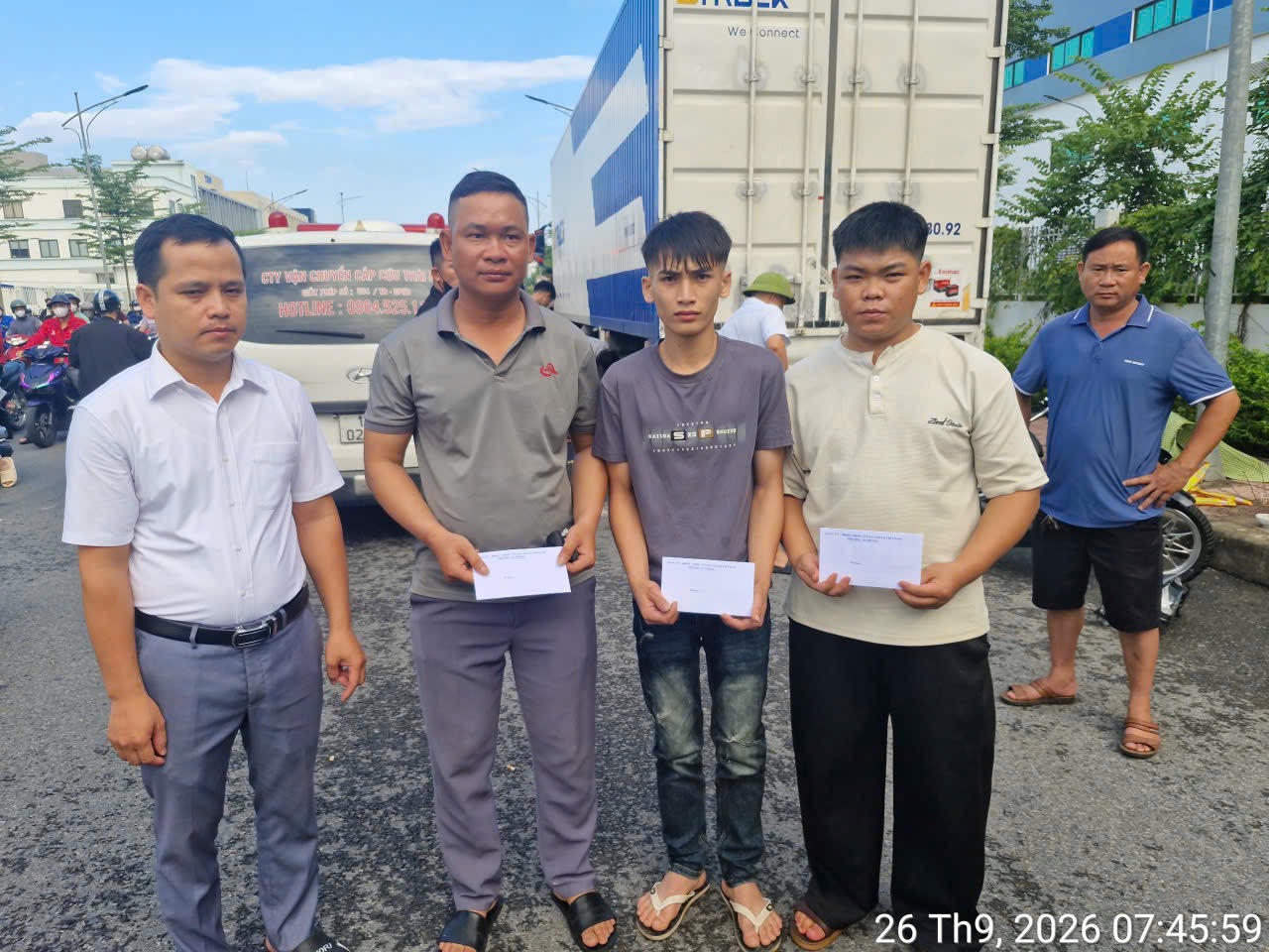 Phường An Phong (TP Hải Phòng) hỗ trợ mỗi gia đình 3 triệu đồng để góp phần chia sẻ khó khăn, hỗ trợ thân nhân các nạn nhân lo hậu sự.