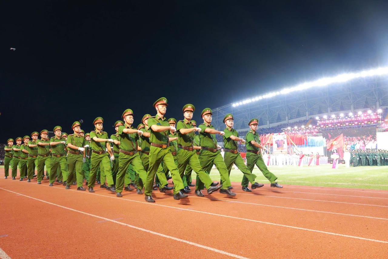 Các khổi tham gia diễu binh, diễu hành. Ảnh: Tuấn Anh