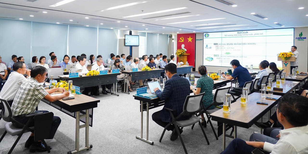 Quang cảnh buổi tọa đàm.