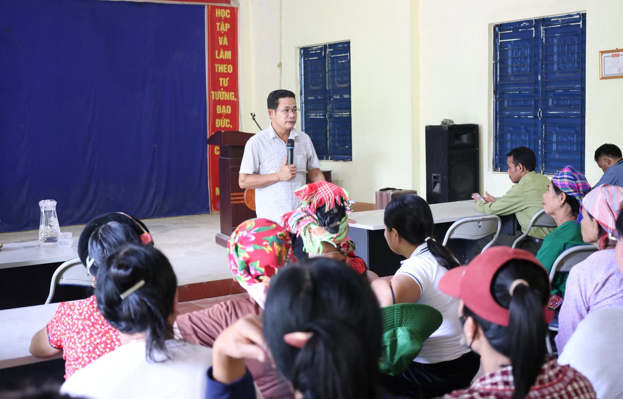Công tác tuyên truyền cũng hướng đến việc phát huy vai trò của cộng đồng trong thực hiện mục tiêu giảm nghèo (Ảnh: UBND xã Bảo Hà)