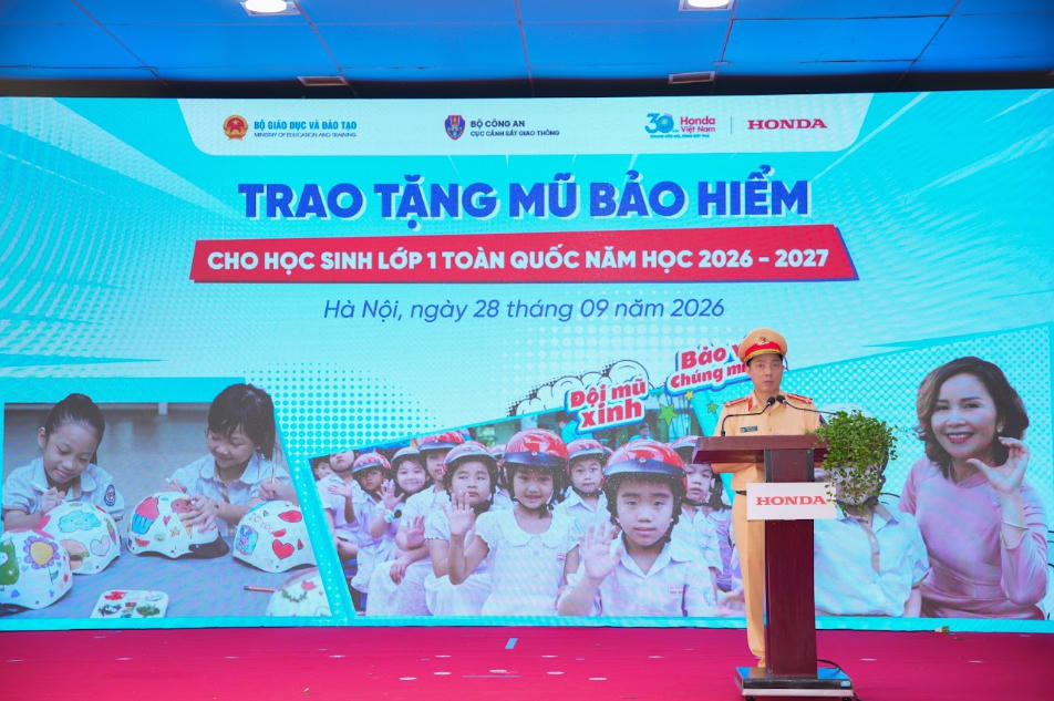 Đại tá Phạm Việt Công - Phó Cục trưởng Cục Cảnh sát giao thông, Bộ Công an phát biểu tại chương trình.